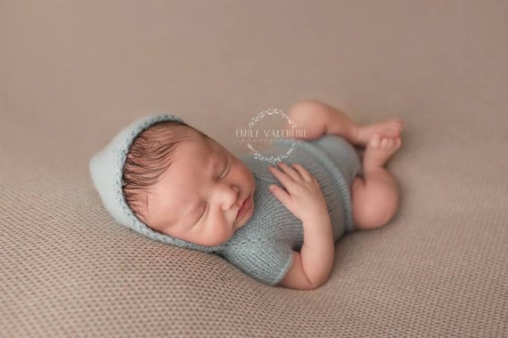 Боди с капюшоном реглан для съемки новорожденных [Knitinthewombdesigns]