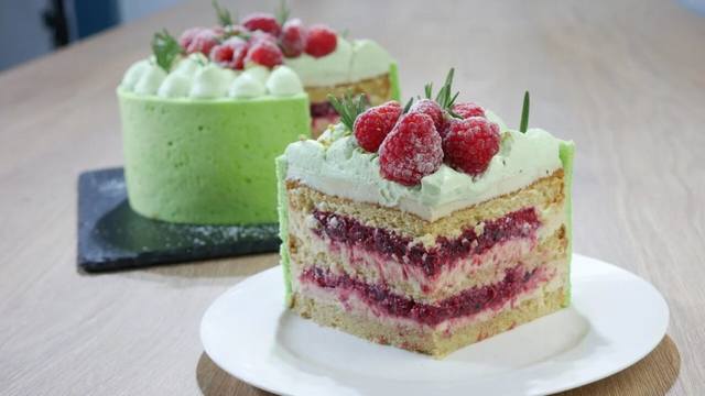 [Pastry School] Бисквитный торт Фисташка-малина